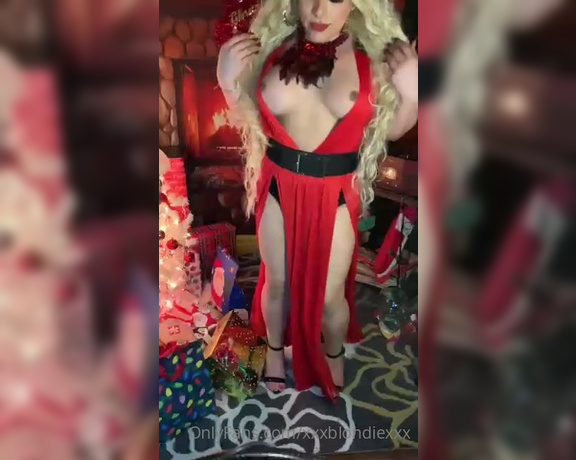 XxxBlondiexxX aka xxxblondiexxx OnlyFans Video - 12-25-2020 - Lets open the gifts