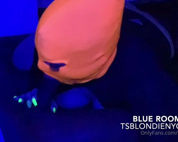 XxxBlondiexxX aka xxxblondiexxx OnlyFans Video - 05-11-2021 - Welcome to The Blue Room