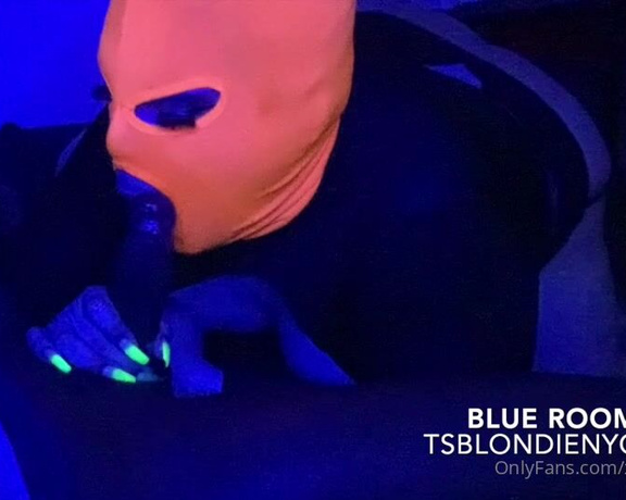 XxxBlondiexxX aka xxxblondiexxx OnlyFans Video - 05-11-2021 - Welcome to The Blue Room