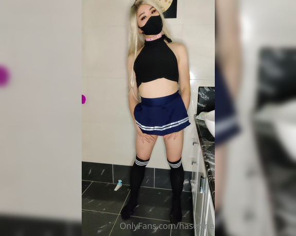 Haselynne aka haselyne OnlyFans Video - 11-03-2022 - before i give you my special handjob service, let me give you something to look