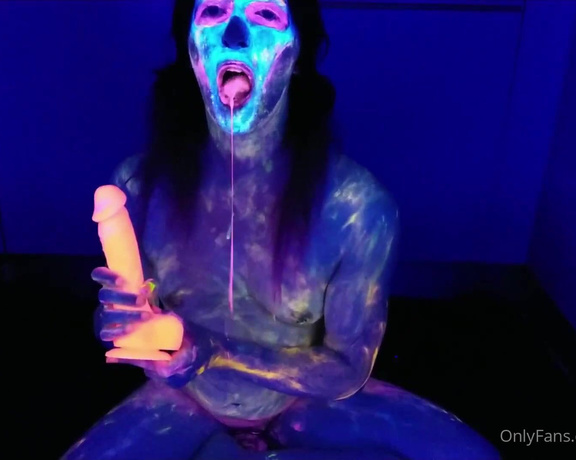 Jenezial Dead Girly aka dead_girly OnlyFans Video - 10-06-2020 - Bit of a weird one Getting wet and messy with some UV paint Tags dildo, oral,