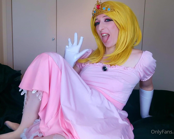 Jenezial Dead Girly aka dead_girly OnlyFans Video - 04-28-2023 - This sissy princess is all locked up and ready for some fun with a HUGE new