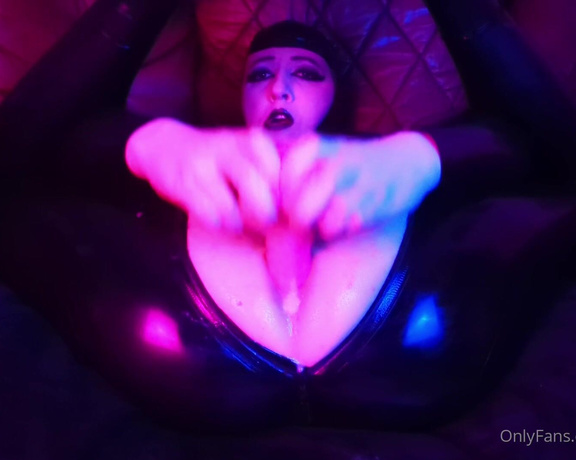 Jenezial Dead Girly aka dead_girly OnlyFans Video - 03-24-2023 - First time trying on some new latex Think I might get a proper catsuit next though