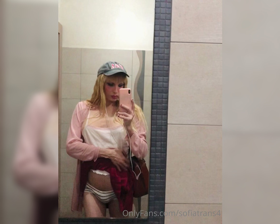 Sofia Teddy TRANS aka sofiatrans4 - 07-26-2023 OnlyFans Video - Nel bagno di un bar