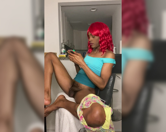 Trans baddie ‍ aka sloppiestquee - 03-08-2024 OnlyFans Video - I was edging to some fire messages and it took me a long time to buss