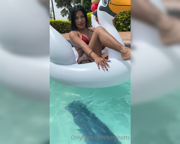 Sara Lopez aka kittyhotts - 11-06-2020 OnlyFans Video - Les gustaria verme desnuda en lugares publicos