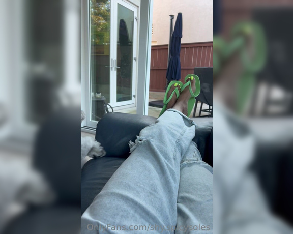 ShyMilan aka shy.spicysoles Foot Fetish - 05-15-2023 OnlyFans Video - Someone come get him