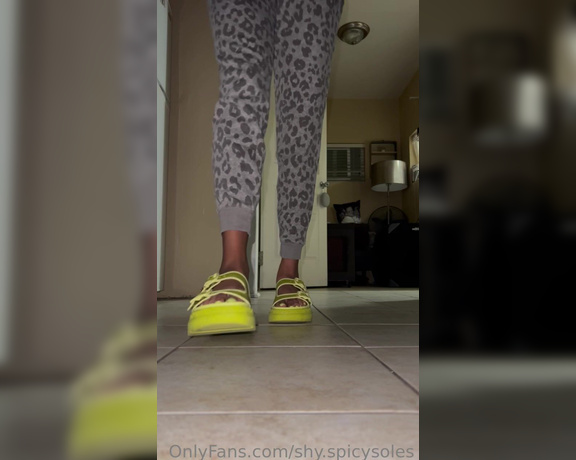 ShyMilan aka shy.spicysoles Foot Fetish - 05-28-2023 OnlyFans Video - Happy Sunday