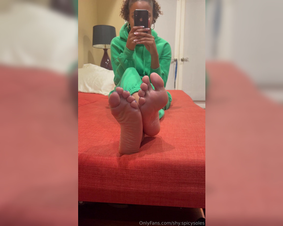 ShyMilan aka shy.spicysoles Foot Fetish - 11-20-2023 OnlyFans Video - Happy Monday everyone