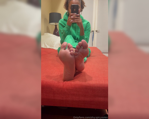 ShyMilan aka shy.spicysoles Foot Fetish - 11-20-2023 OnlyFans Video - Happy Monday everyone