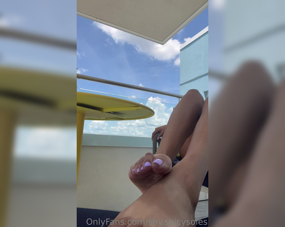 ShyMilan aka shy.spicysoles Foot Fetish - 08-11-2023 OnlyFans Video - Went up on the roof and got some pics Hope you love them