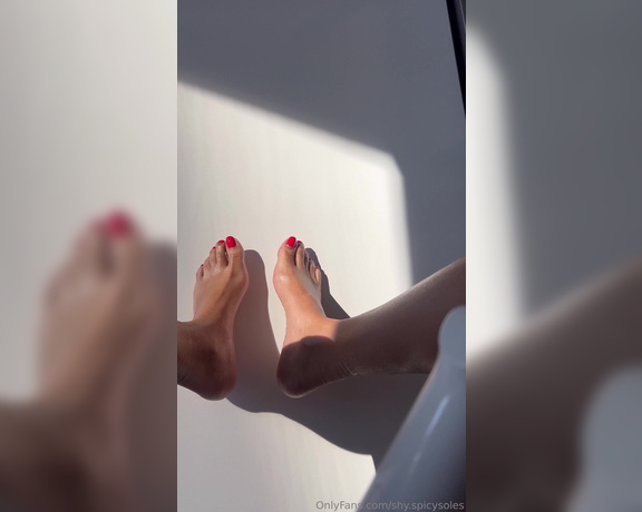 ShyMilan aka shy.spicysoles Foot Fetish - 04-04-2024 OnlyFans Video - Masturbation with my magic wand today for you Tell me how much you love it