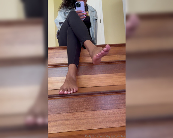 ShyMilan aka shy.spicysoles Foot Fetish - 07-17-2024 OnlyFans Video - How bad do you wanna be under them