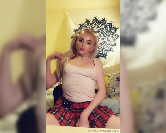 TS BlondeCD aka blondecd - 03-03-2019 OnlyFans Video - A slutty student in a class