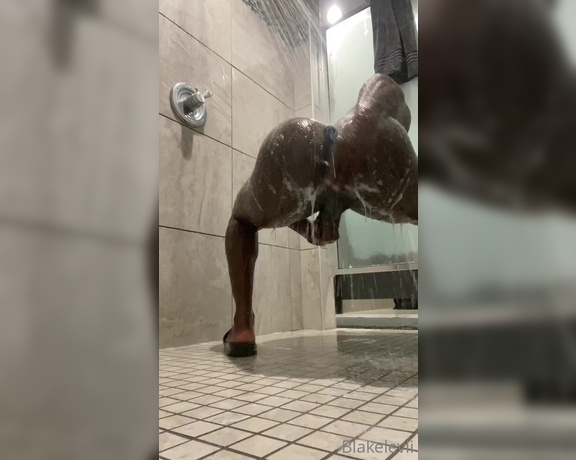 Blake Levii aka blakelevii - 07-30-2020 OnlyFans Video - Do yall want a full 3_5 minute video of me in the shower