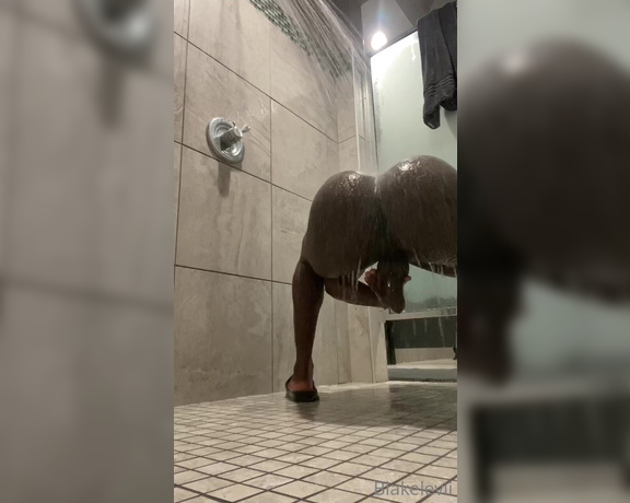 Blake Levii aka blakelevii - 07-30-2020 OnlyFans Video - Do yall want a full 3_5 minute video of me in the shower