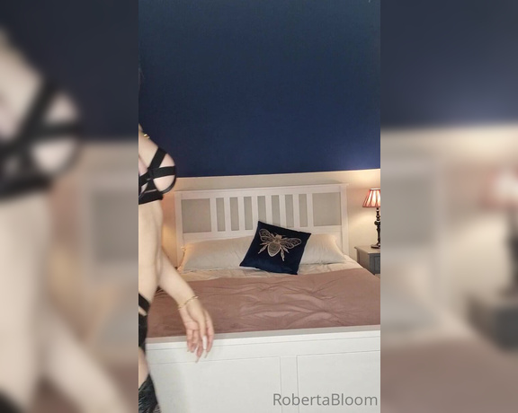 Roberta Bloom aka robertabloom - 07-13-2022 OnlyFans Video - Do u wanna piece of me