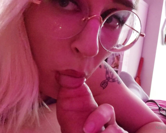 Nikola Ophan aka miss_nikola - 03-22-2022 OnlyFans Video - Is it gay to suck another girls dick  beatrixdoll666