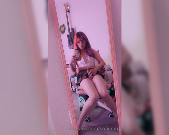 Sofie Mox aka sofiemox - 01-12-2022 OnlyFans Video - Me waiting for kyramox to join me