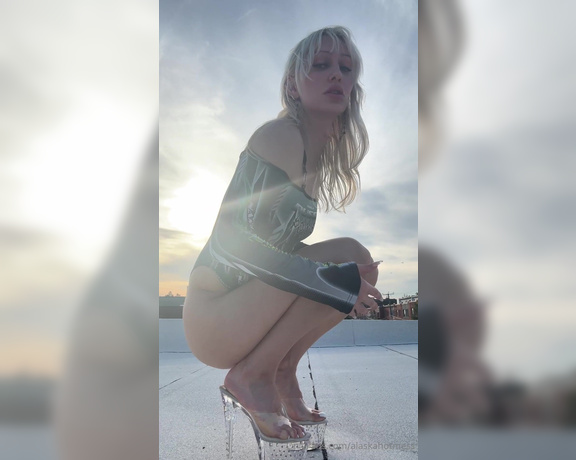 Goddess Alaska aka alaskahotmess - 06-06-2024 OnlyFans Video - Ugh I just loveee being pretty amp feminine