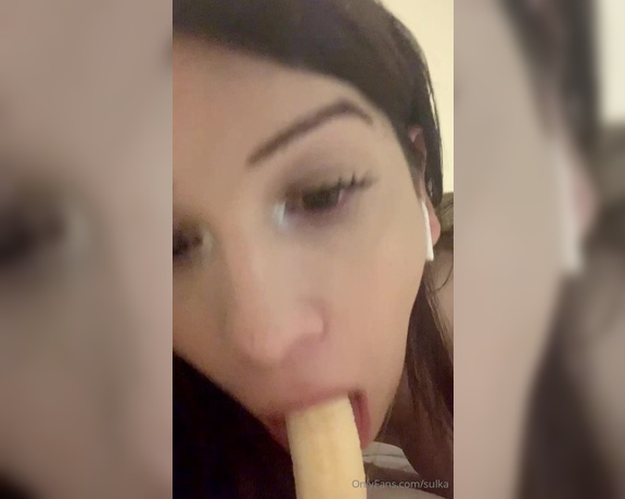 TS Sulka aka sulka - 04-09-2020 OnlyFans Video - Sucking a banana   wish i had the real thing