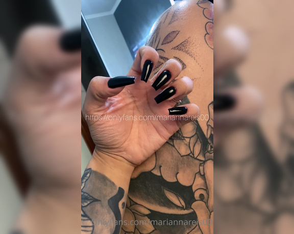 Marianna Reis aka mariannareis00 - 02-24-2022 OnlyFans Video - What do you think of my new nail polish color   BLACK