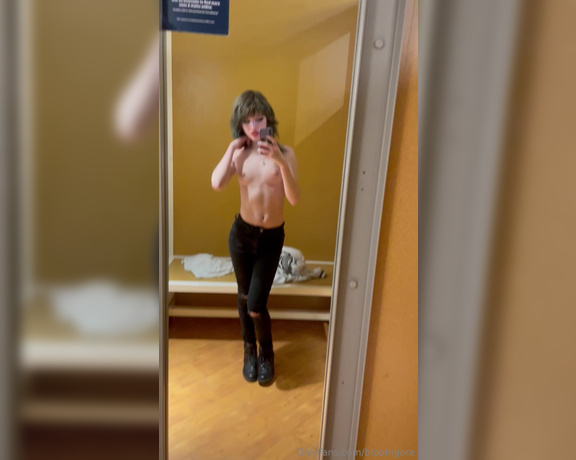 Ts Bloomgore aka bloomgore - 04-07-2024 OnlyFans Video - just ur normal fitting room shenanigans I heard a noise and got spooked