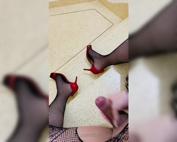 Yasmin Bianchi ‍ aka theangeldesire - 11-19-2021 OnlyFans Video - Faz um troca_troca na escada do prédio comigo