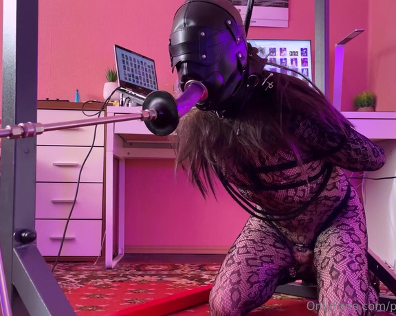 Polish Sissy Sara aka polishsissysara - 01-06-2024 OnlyFans Video - Sissies must train their throat and the best way is to use a machine