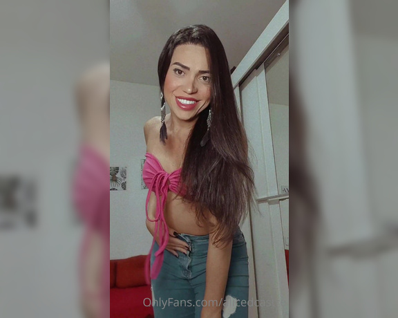 Alice dCastro aka alicedcastro - 09-19-2022 OnlyFans Video - sexy in jeans