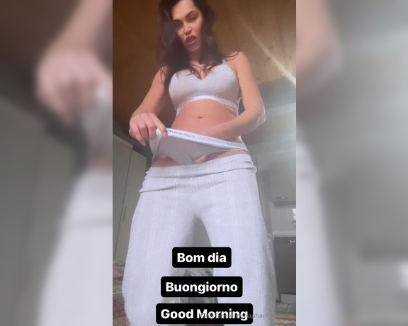 Raphaella Ferrari aka raphaellaferrarii OnlyFans Video - 01-30-2024 - Buongiorno  good Morning