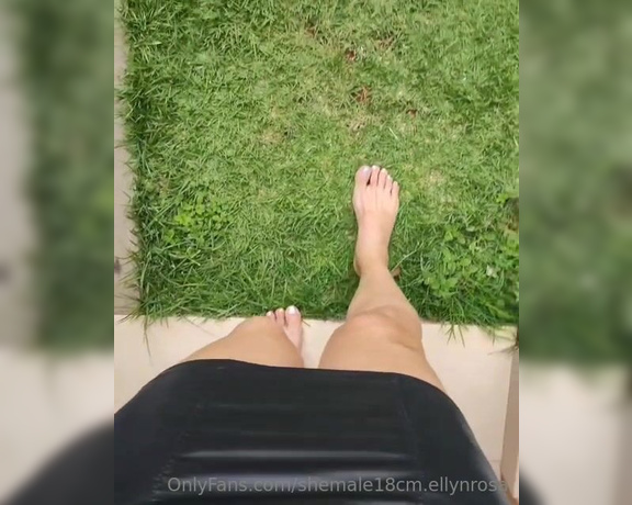 Ellyn Rosa aka ellynrosa OnlyFans Video - 01-10-2023 - My feet