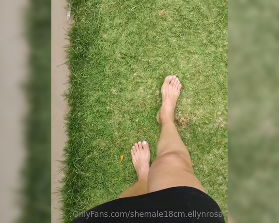 Ellyn Rosa aka ellynrosa OnlyFans Video - 01-10-2023 - My feet