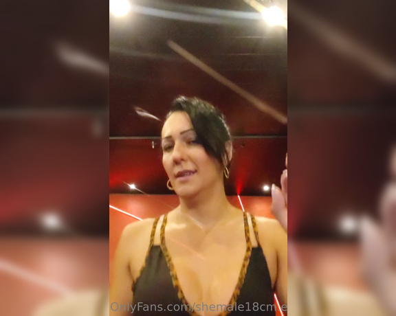 Ellyn Rosa aka ellynrosa OnlyFans Video - 03-21-2023 - Walk to the gym