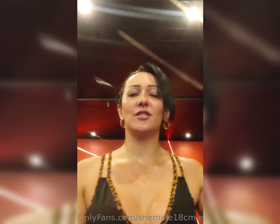 Ellyn Rosa aka ellynrosa OnlyFans Video - 03-21-2023 - Walk to the gym