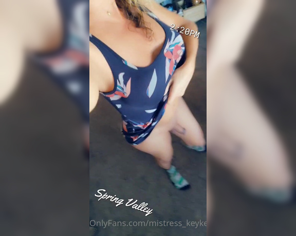 KeyskaD aka mistress_keykeyd - 10-14-2022 OnlyFans Video - Dont wear my natural curly hair, and down often