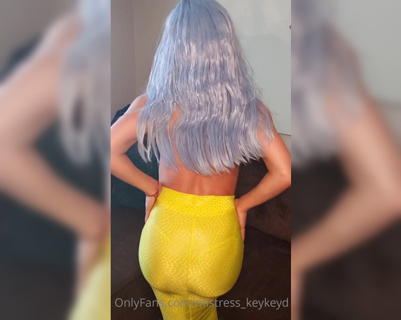 KeyskaD aka mistress_keykeyd - 05-04-2020 OnlyFans Video - After helping my friend with his shoot I decided to give you naughty boys a lil