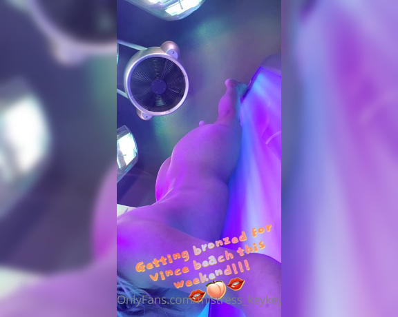 KeyskaD aka mistress_keykeyd - 07-25-2020 OnlyFans Video - Getting bronzed and car washed for my weekend in Venice Beach