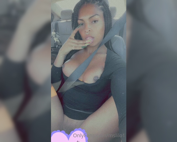 Lola Morena aka mslilo1 - 05-20-2021 OnlyFans Video - I like to play with myself while daddy is driving me_b260