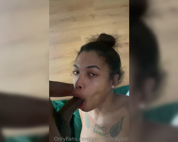 Kylie Prettygirlkyxxl aka prettygirlkyxxl - 12-11-2022 OnlyFans Video - 42 seconds