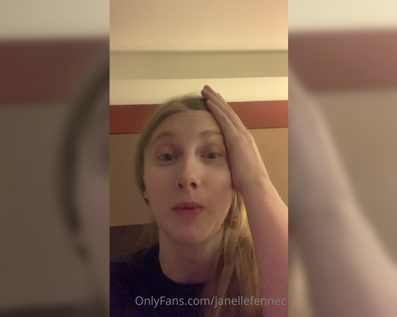 Janelle Fennec aka janellefennec - 10-03-2020 OnlyFans Video - Updates, electrolysis, airplanes, and masks