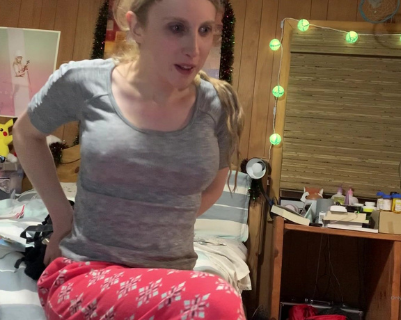 Janelle Fennec aka janellefennec - 12-27-2019 OnlyFans Video - Netflix and Plug