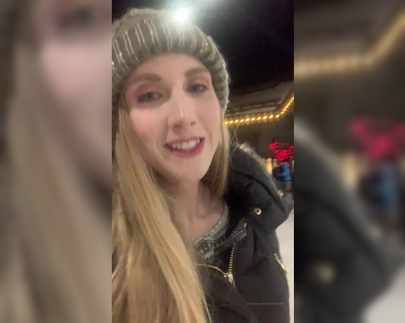 Janelle Fennec aka janellefennec - 12-23-2019 OnlyFans Video - A little ice skating, happy holidays