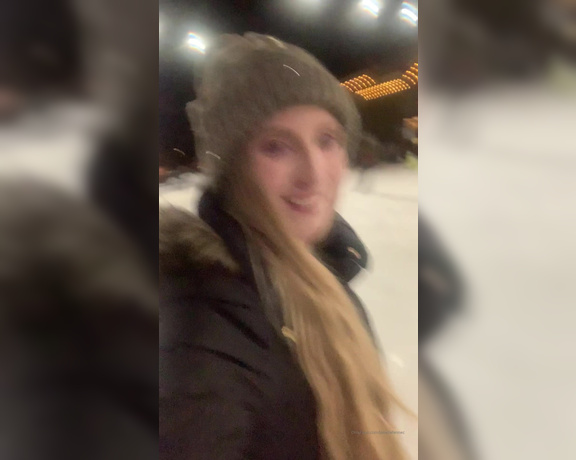 Janelle Fennec aka janellefennec - 12-23-2019 OnlyFans Video - A little ice skating, happy holidays