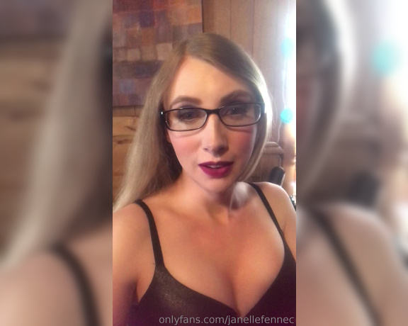 Janelle Fennec aka janellefennec - 03-11-2019 OnlyFans Video - Cant wait to hop on my jet plane and head to tinsel town