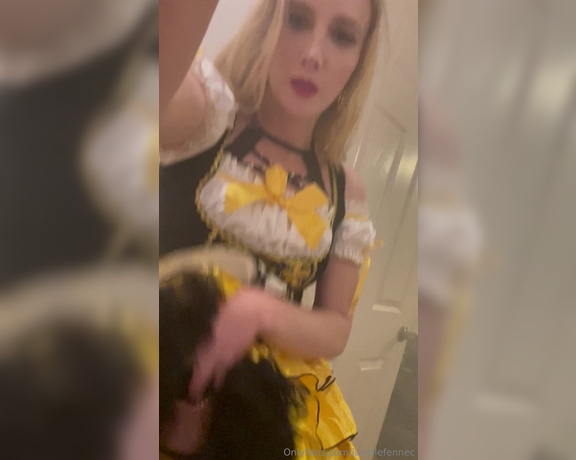 Janelle Fennec aka janellefennec - 11-01-2023 OnlyFans Video - Happy Halloween A few cups in to a party, but I made sure you all got