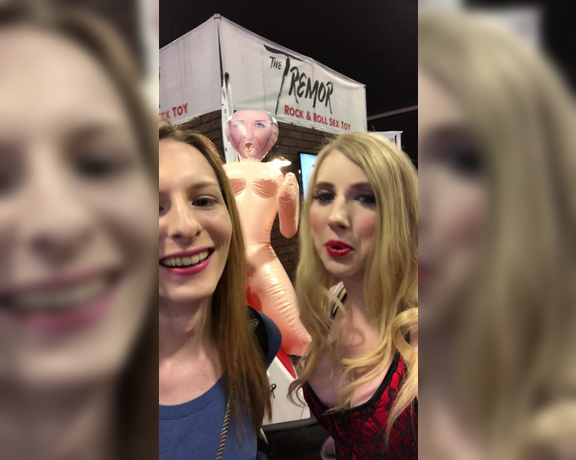 Janelle Fennec aka janellefennec - 04-07-2018 OnlyFans Video - Ally Sparkles and I at Exxxotica tell about our new shoot