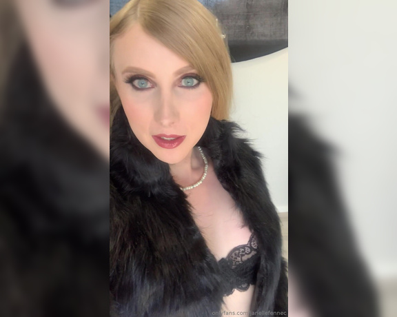 Janelle Fennec aka janellefennec - 06-13-2019 OnlyFans Video - Looking fine yesterday shooting for trans angels