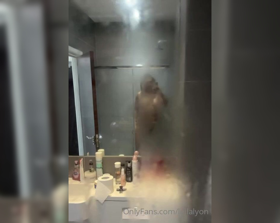 Leila Lyon aka leilalyon - 08-27-2023 OnlyFans Video - What do you think of a bath day between me and you