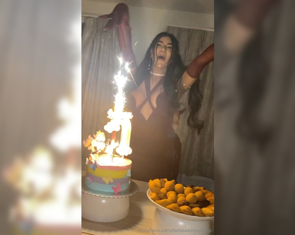 Larìsa TRANS DOLL aka larisakemyllivipp - 04-20-2024 OnlyFans Video - Happy birthday to me